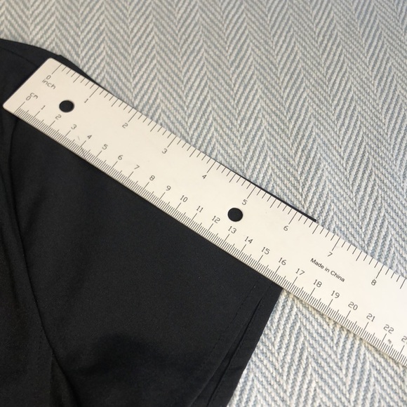 BLACK BUTTON DOWN CAP SLEEVE 1X Stretch Princess Seams, Pit to Pit 21” Preworn - Picture 11 of 14